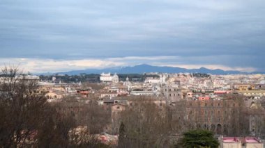 Roma tarihi merkezi Janiculum Hill yükseklikten görünümü