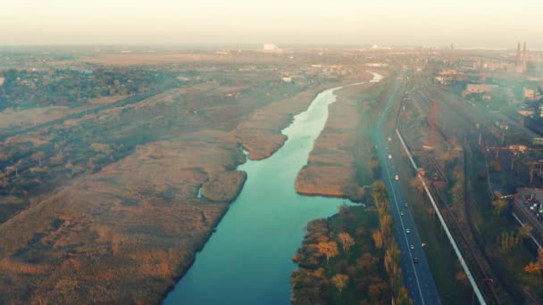 Nehir Kamshem Ile Büyümüş Havadan Görünümü Ile Duman Nehrin Endüstriyel — Stok video