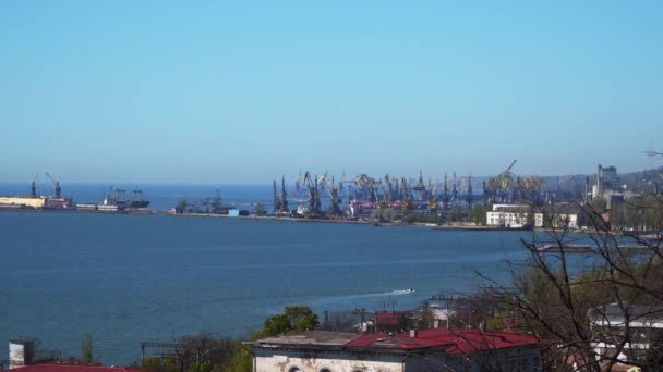 港口城市的海岸 Mariupol 乌克兰 — 图库视频影像