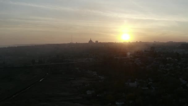 Sonnenuntergang Über Der Stadt Aus Der Luft — Stockvideo