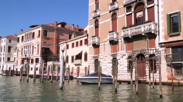 Gebouwen Paleizen Aan Oevers Van Grachten Venetië Italië — Stockvideo