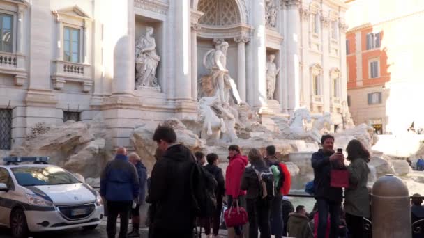 Rome Italie Mars 2018 Touristes Près Fontaine Trevi Rome Italie — Video