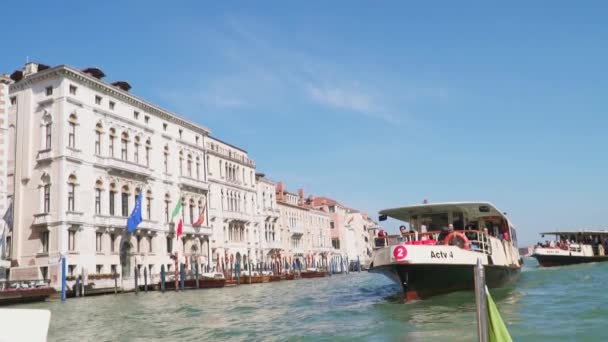 Venecia Italia Marzo 2018 Vaporetto Transporte Público Agua Venecia Movimiento — Vídeos de Stock