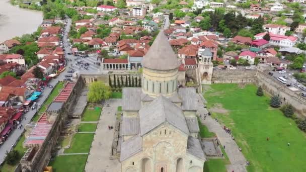 Vista Aérea Svetitskhoveli Igreja Catedral Patriarcal Igreja Ortodoxa Georgiana Cidade — Vídeo de Stock