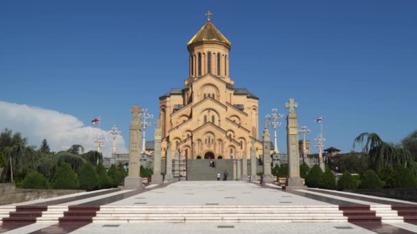 Tiflis Georgia Mayo 2019 Catedral Santísima Trinidad Tsminda Sameba Iglesia — Vídeos de Stock