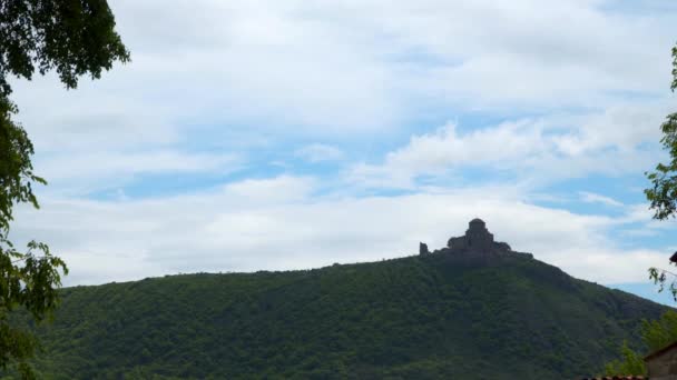 Jvari 格鲁吉亚修道院和寺庙在山顶上 位于佐治亚州姆茨克赫塔附近 — 图库视频影像