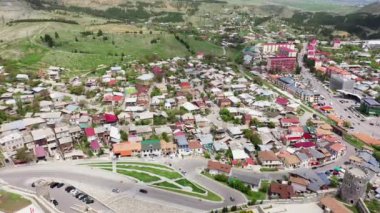 Akhaltsihe Gürcistan 'ın güneybatı bölgesinde küçük bir şehirdir. Havadan görünüm