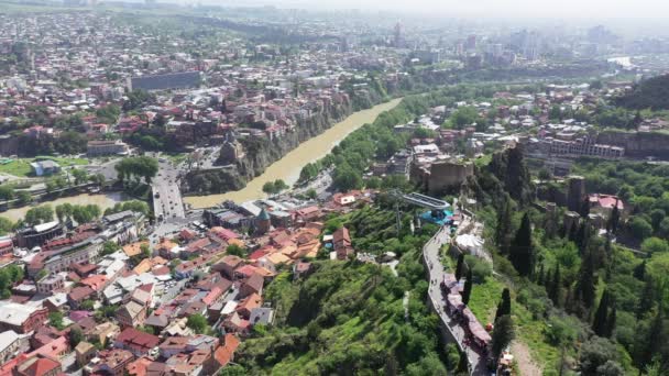 Tiflis Şehri Havadan Görünüm Narikala Kalesi Kura Nehri — Stok video