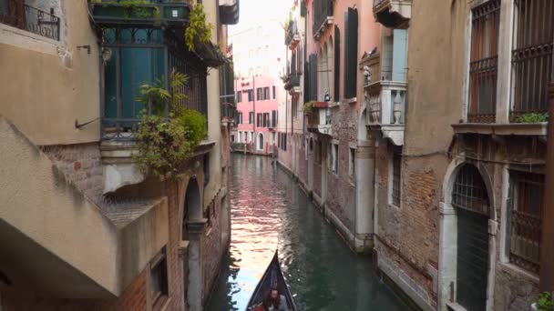 Venetië Italië Maart 2018 Gondel Met Toeristen Venetië — Stockvideo