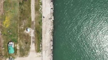 Deniz kırma duvarları. Havadan görünüm.