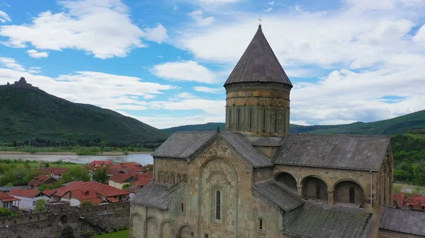 La cathédrale Svetitskhoveli est une cathédrale orthodoxe orientale en Géorgie. Photos De Stock Libres De Droits