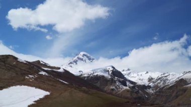 Kazbek Dağı, Gürcistan. Kazbek Dağı - Gürcistan'ın en popüler zirvesi