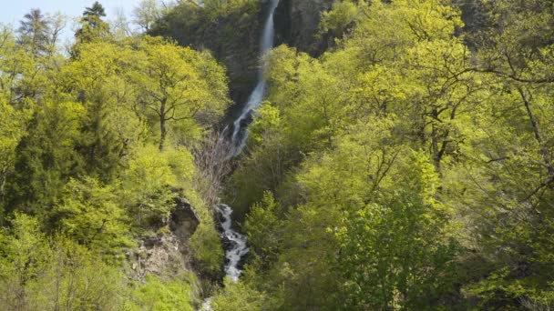 Wasserfall Hang Eines Malerischen Berges Georgien — Stockvideo