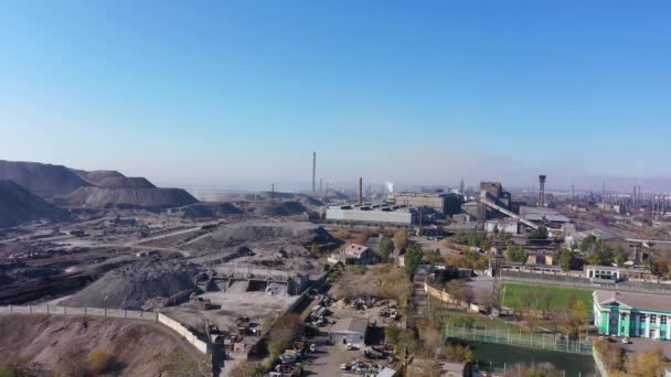 Endüstriyel Bitki Kömür Dağları Hava Manzarası — Stok video
