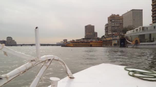 埃及开罗 2020年1月14日 开罗是埃及的首都 在开罗尼罗河上航行的船只上看到的景象 — 图库视频影像