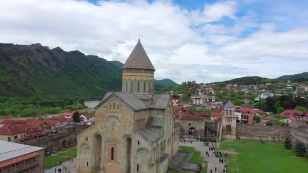 Svetitskhoveli Igreja Patriarcal Catedral Igreja Ortodoxa Georgiana Vista Aérea — Vídeo de Stock