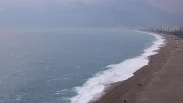 Вид с воздуха на береговую линию — стоковое видео