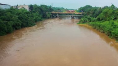 kristal berrak su resifi