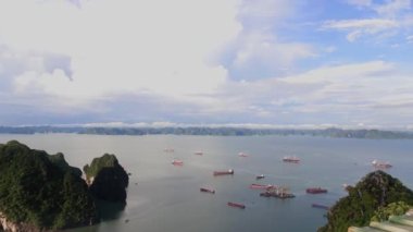 Okyanus ve adaların yüksek açılı görüntüleri