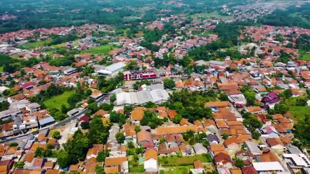 Imágenes aéreas de una comunidad residencial — Vídeos de Stock