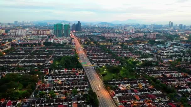 Imágenes de alto ángulo del paisaje de la ciudad — Vídeo de stock