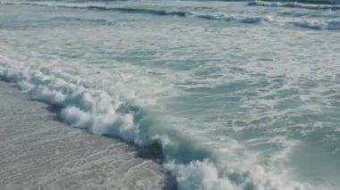 Sahilden Cape Town 'un masa dağının manzarası
