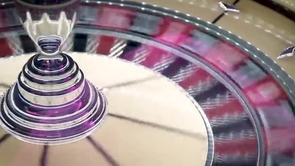 Закрытый вид на вращающуюся рулетку в казино — стоковое видео
