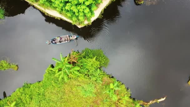 Vista aérea de um barco à vela — Vídeo de Stock