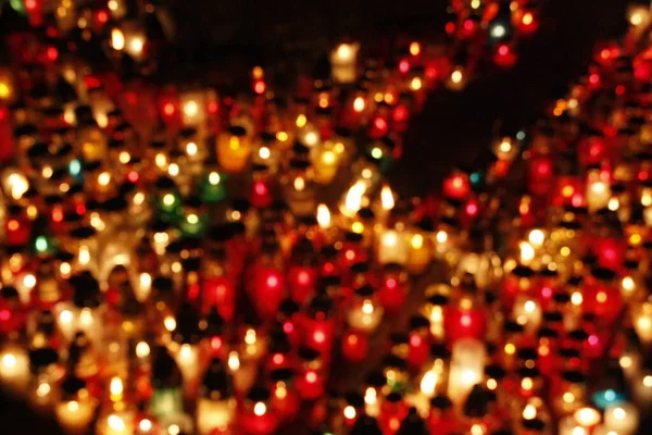 Polonya 'da Azizler Günü' nde Mezarlık