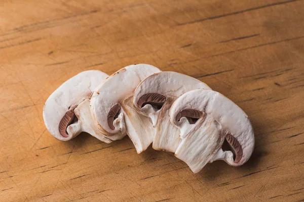 Mantar son derece yakın dilimler.