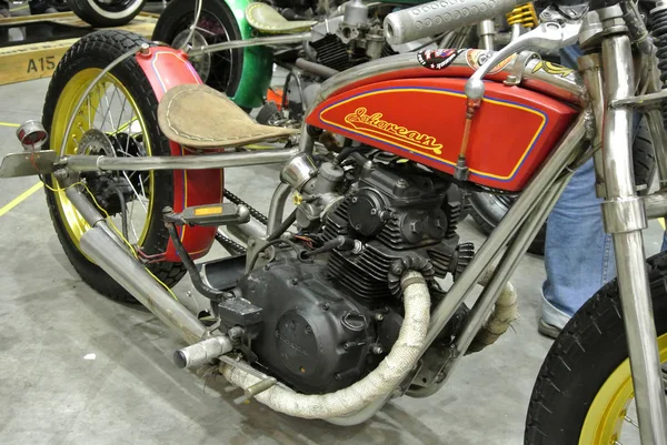 Kuala Lumpur, Malezya-25 Eylül 2016: özel motosiklet. Eski motosiklet modeli kendi tutku ve yaratıcılığın yerine getirmek için Tasarımcısı tarafından özelleştirilmiş. 