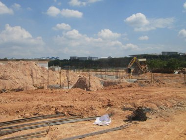 Kuala Lumpur, Malezya - 15 Eylül 2016: Bina Vakfı iş inşaat sahasında. Çalışma yüzeyinin altında inşaat devam eden işi