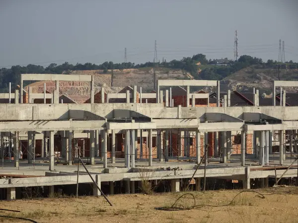 Kuala Lumpur, Malezya-26 Mayıs 2017: teras ev yapım aşamasında Malezya. Modern ve çağdaş tarzı ile bir mimar tarafından tasarlanmış. Tuğla kullanılarak inşa duvar. 