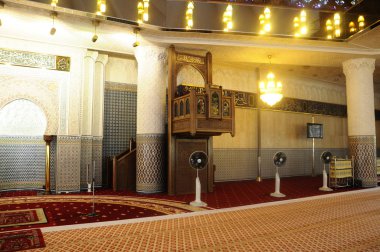 Kuala Lumpur, Malezya 05 Ocak 2015: National Mosque Mescid Negara ve Malezya iç. Kuala Lumpur, Malezya içinde bulunan Camii. 1965 yılında inşa edilmiş ve 15.000 kişi kapasiteli. 