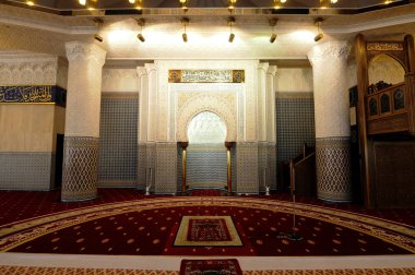 Kuala Lumpur, Malezya 05 Ocak 2015: National Mosque Mescid Negara ve Malezya iç. Kuala Lumpur, Malezya içinde bulunan Camii. 1965 yılında inşa edilmiş ve 15.000 kişi kapasiteli. 