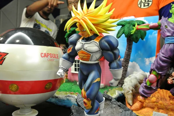 Kuala Lumpur, Malezya-31 Mart 2018: Model ölçek eylem rakamlar karakterleri popüler Japon animasyon dizisi Dragonball. Toplayıcı ve fan tablo görüntüleme. 