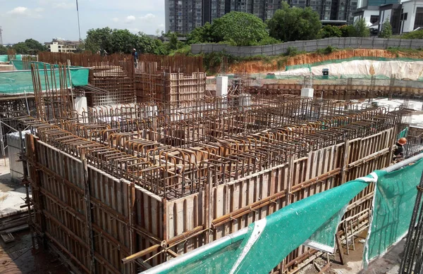 Kuala Lumpur Malaysia July14 2017 Construction Workers Fabricating Steel Reinforcement — Stock Photo, Image