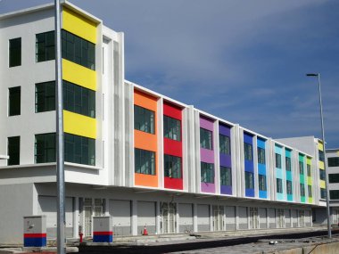 Kuala Lumpur, Malezya - 04 Şubat 2017: Çift Kişilik hikaye Teras salonu çok cephe ticari alanda. Güzel tasarım ile alıcı ve müşteri çekmek için tasarlanmış salonu çok cephe.  