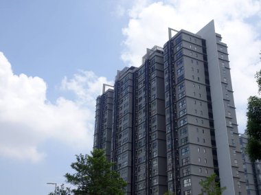 Kuala Lumpur, Malezya-20 Haziran 2017: modern cephe tasarımı ile yüksek doğmak konut daire bina. Daire konut popüler kentsel alanda özellikle Malezya. 