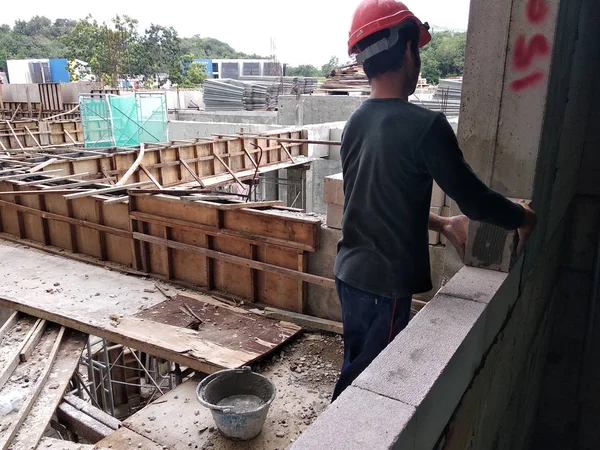 Kuala Lumpur Malasia Abril 2018 Los Trabajadores Construcción Están Construyendo —  Fotos de Stock