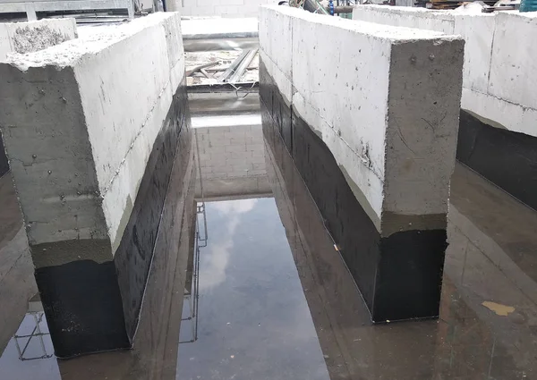 马来西亚吉隆坡 2018年8月04日 积水试验 Cunducted 将防水层应用于混凝土表面 它是确保没有更多的水能够穿透混凝土板 — 图库照片