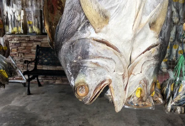 Mersing Malaysia June 2018 Salted Dried Fish Hung Seller Shop — стоковое фото