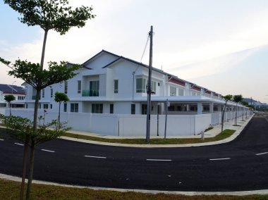 Kuala Lumpur, Malezya-Ağustos 18, 2018: Malezya Çift katlı lüks teras ev. Modern ve çağdaş tarzda mimar tarafından tasarlandı