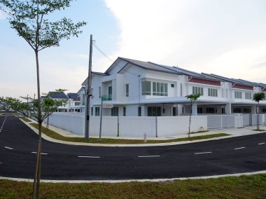 Kuala Lumpur, Malezya-Ağustos 18, 2018: Malezya Çift katlı lüks teras ev. Modern ve çağdaş tarzda mimar tarafından tasarlandı