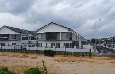 Kuala Lumpur, Malezya-Ağustos 18, 2018: Malezya Çift katlı lüks teras ev. Modern ve çağdaş tarzda mimar tarafından tasarlandı