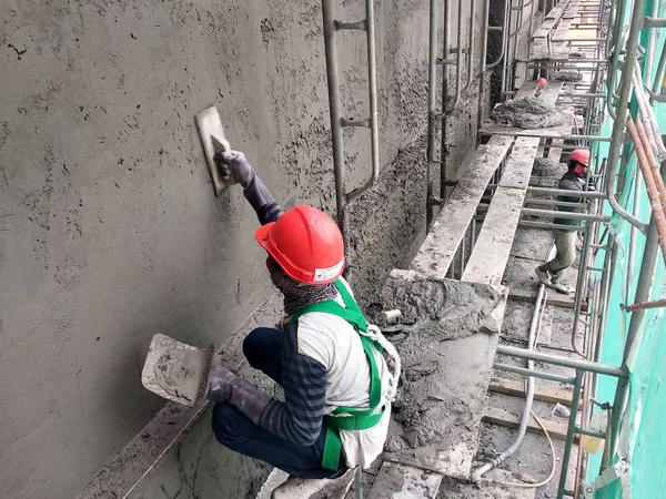 Kuala Lumpur Malajzia 2018 Július Építőmunkások Gipsz Fal Cement Vakolat — Stock Fotó