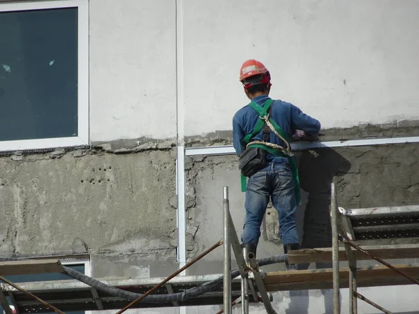 Kuala Lumpur Malezya Temmuz 2018 Inşaat Işçileri Çimento Kullanarak Duvar — Stok fotoğraf