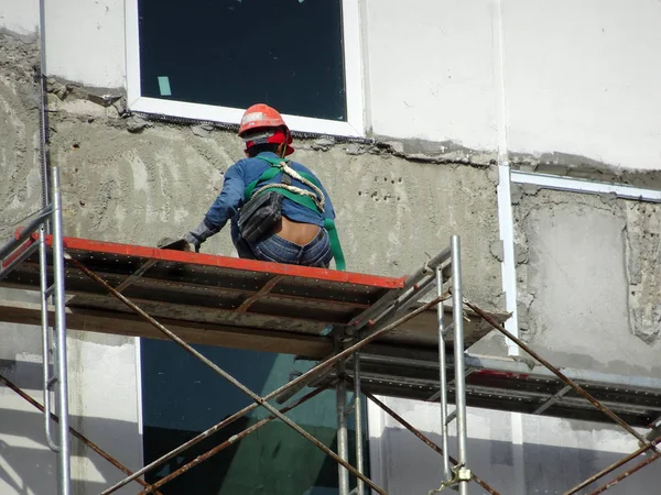 Kuala Lumpur Malasia Julio 2018 Trabajadores Construcción Que Enyesan Paredes — Foto de Stock