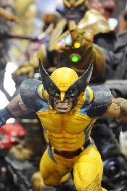 Kuala Lumpur, Malezya-7 Nisan 2018: Wolverine eylem rakam göstermek kamu toplayıcının yanında. Wolverine Amerikan çizgi roman ve film Marvel tarafından yayınlanan görünen bir karakterdir.