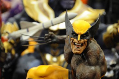 Kuala Lumpur, Malezya-7 Nisan 2018: Wolverine eylem rakam göstermek kamu toplayıcının yanında. Wolverine Amerikan çizgi roman ve film Marvel tarafından yayınlanan görünen bir karakterdir.